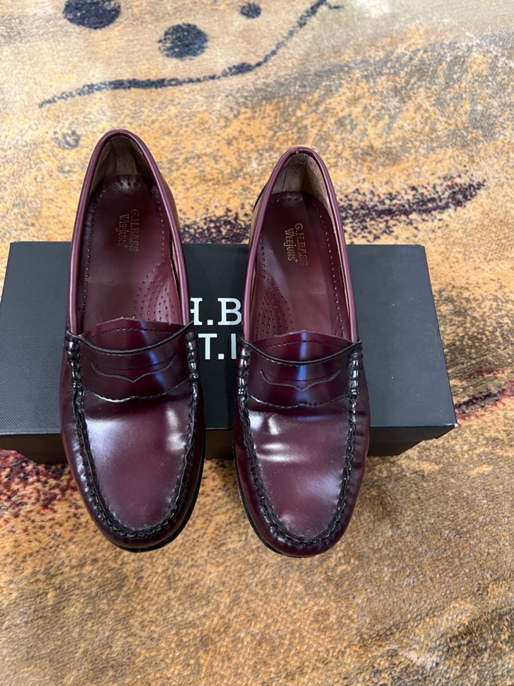 G.H. Bass Whitney loafer wine color Sz 9